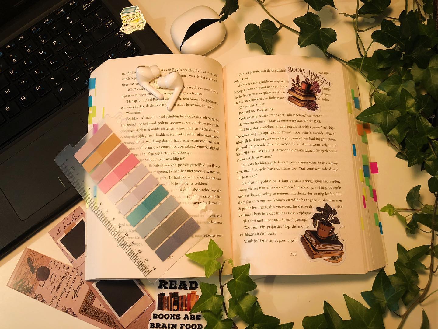 Open boek (ear drops en stickers)